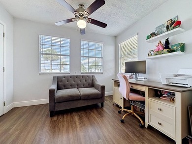 Beautiful and well maintained 2-bedroom, 2-bath manufactured - photo 5