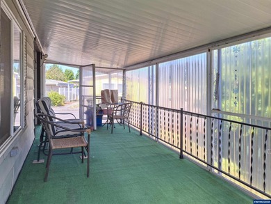 Seller credit available! Well-maintained double-wide on an