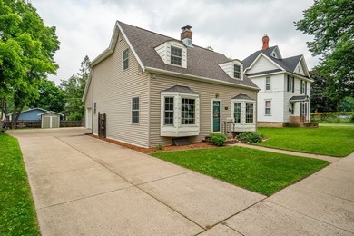 Charming 3-Bedroom, 2.5-Bath Home in Menomonie with Stylish - photo 26