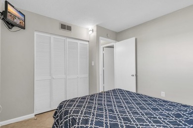 Oceanfront two-bedroom, two-bathroom condo with direct Atlantic - photo 29