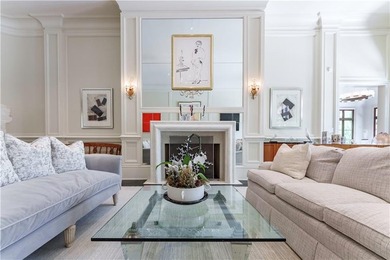 A French-inspired limestone hotel particulier on more than 1.3 - photo 31