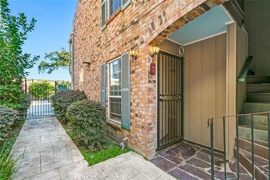 Lake Pontchartrain Condo For Sale in Metairie Louisiana