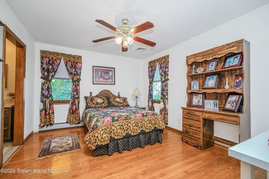24 Ross Lane - Eltingville, Staten Island Step back in time and - photo 31