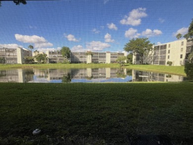 (private lake, pond, creek) Condo For Sale in Delray Beach Florida