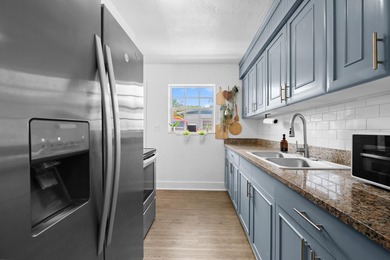 2025 ROOF, 2023 A/C and 2022 water heater! Beautifully updated 3 - photo 7