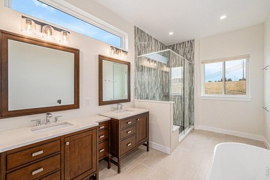 Welcome to this exquisite custom-built home nestled in the heart - photo 14