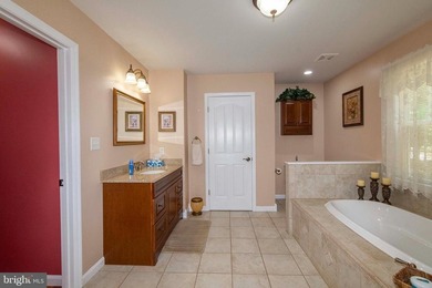 Welcome to your private Lake Anna retreat! Situated on 3.28 - photo 29