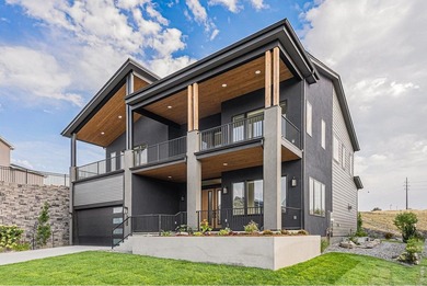 Welcome to this exquisite custom-built home nestled in the heart - photo 30