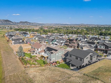 Welcome to this exquisite custom-built home nestled in the heart - photo 38