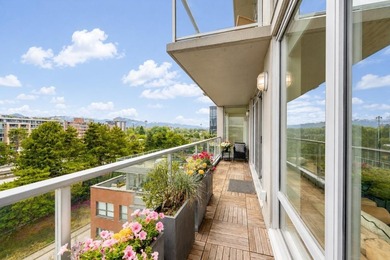 One-of-a-kind sub-penthouse at The Left Bank-a premier concrete - photo 24