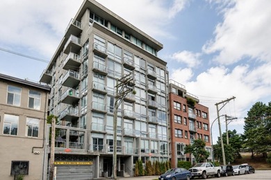 One-of-a-kind sub-penthouse at The Left Bank-a premier concrete - photo 32