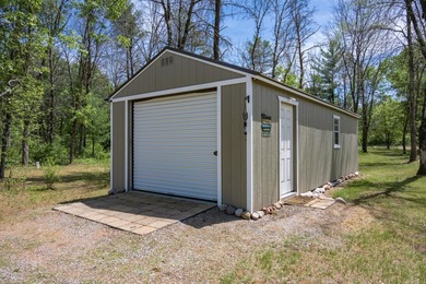 Enjoy this beautiful, wooded retreat and escape from the city - photo 43