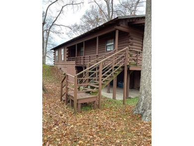 Beautiful 4-bedroom, 2-bath log cabin on Lake Bruin with 1,461 - photo 3