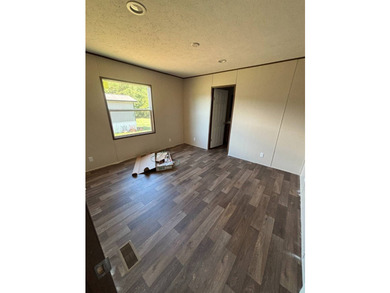 This BRAND NEW 2-bedroom 2-bathroom mobile home offers comfort - photo 5