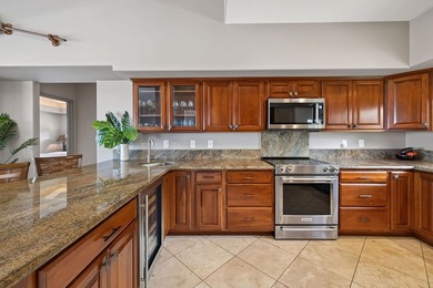 Commanding an exceptional position above historic Keauhou Bay - photo 8