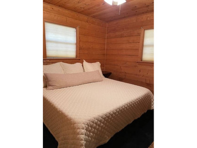 Beautiful 4-bedroom, 2-bath log cabin on Lake Bruin with 1,461 - photo 9