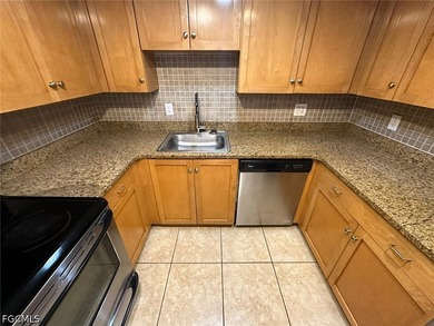 PERFECT FOR INVESTORS CASH ONLY--- Very comfortable 2 Bed / 2 - photo 8