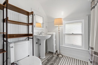 This boutique condominium sits on the 2nd and 3rd floors of this - photo 20