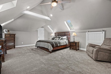 This boutique condominium sits on the 2nd and 3rd floors of this - photo 21