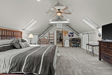 This boutique condominium sits on the 2nd and 3rd floors of this - photo 22