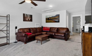 Leave the hustle & bustle of the city behind & come home to - photo 37