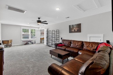 Leave the hustle & bustle of the city behind & come home to - photo 38