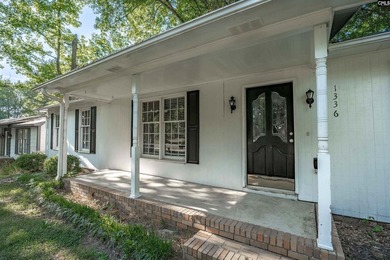 Affordable, one-level ranch in New Friarsgate, zoned for - photo 3