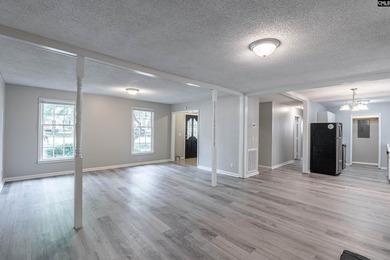 Affordable, one-level ranch in New Friarsgate, zoned for - photo 5