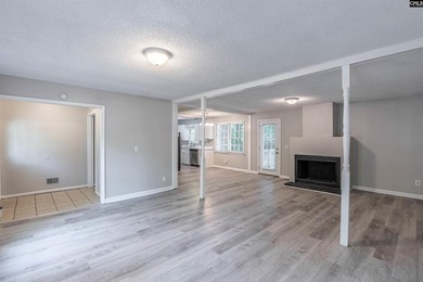 Affordable, one-level ranch in New Friarsgate, zoned for - photo 6