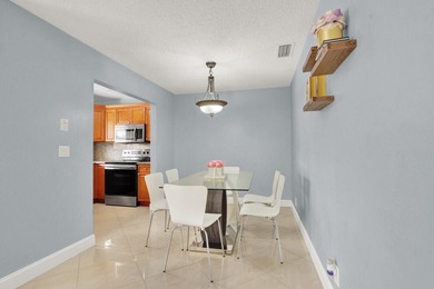 Welcome to this thoughtfully designed home in West Palm Beach - photo 5