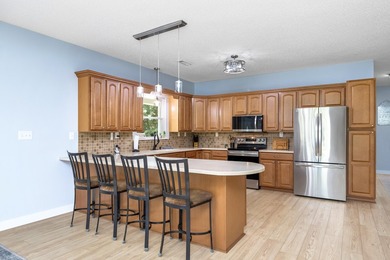 Rare opportunity to own a beautifully updated 3 BR / 2 BA, 2,625 - photo 24