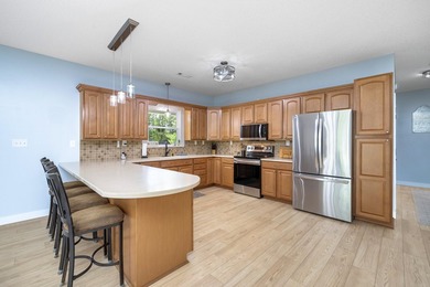 Rare opportunity to own a beautifully updated 3 BR / 2 BA, 2,625 - photo 25