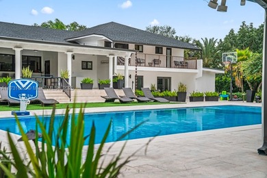 This spectacular house of almost 5 acres offers an experience - photo 6