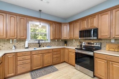 Rare opportunity to own a beautifully updated 3 BR / 2 BA, 2,625 - photo 27