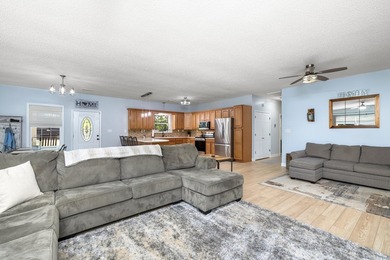 Rare opportunity to own a beautifully updated 3 BR / 2 BA, 2,625 - photo 28