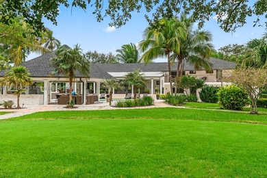 This spectacular house of almost 5 acres offers an experience - photo 10