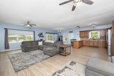 Rare opportunity to own a beautifully updated 3 BR / 2 BA, 2,625 - photo 31