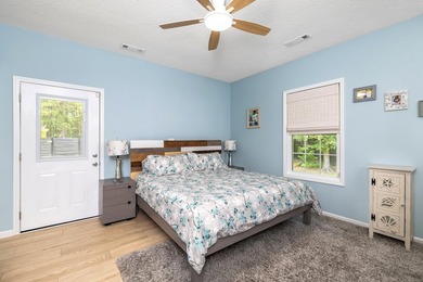 Rare opportunity to own a beautifully updated 3 BR / 2 BA, 2,625 - photo 34