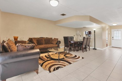 This charming lakefront 3-bedroom, 2.5-bath townhouse is ready - photo 8