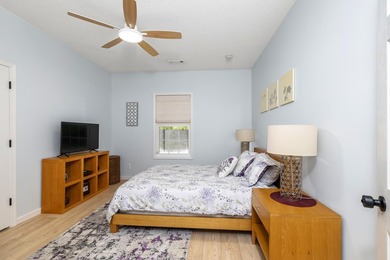 Rare opportunity to own a beautifully updated 3 BR / 2 BA, 2,625 - photo 38