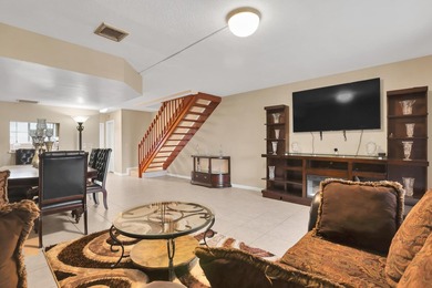 This charming lakefront 3-bedroom, 2.5-bath townhouse is ready - photo 9