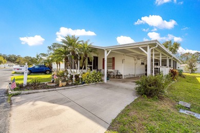 (private lake, pond, coastal) Home For Sale in Wildwood Florida