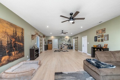 Rare opportunity to own a beautifully updated 3 BR / 2 BA, 2,625 - photo 46