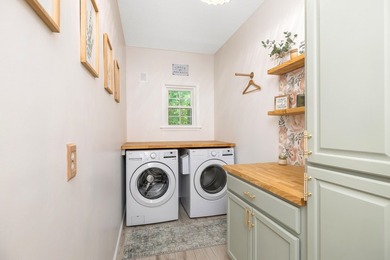 Rare opportunity to own a beautifully updated 3 BR / 2 BA, 2,625 - photo 47