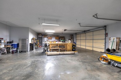 Rare opportunity to own a beautifully updated 3 BR / 2 BA, 2,625 - photo 48
