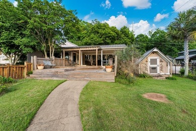 Enjoy lake living on Lake Harding with this 3 bedroom, 2 - photo 2