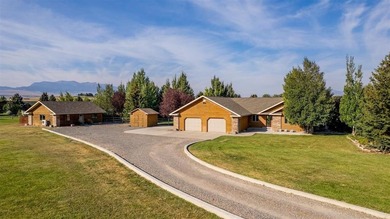 Buffalo Bill Reservoir Home For Sale in Cody Wyoming