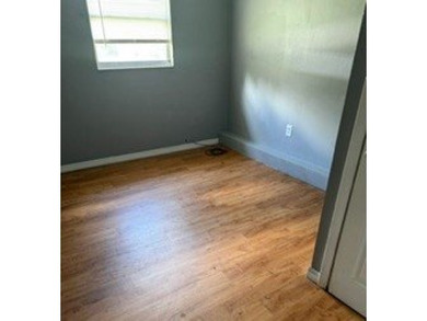 Great investment home, home on inside is ready to rent or live - photo 6