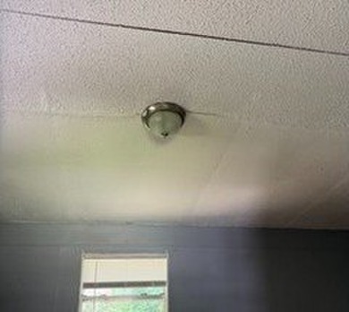 Great investment home, home on inside is ready to rent or live - photo 10