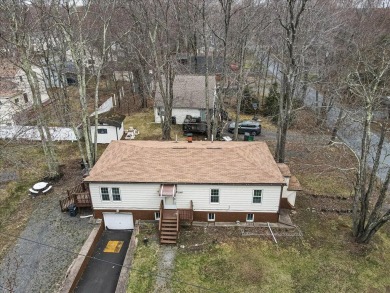 Lake Home For Sale in Pocono Summit, Pennsylvania